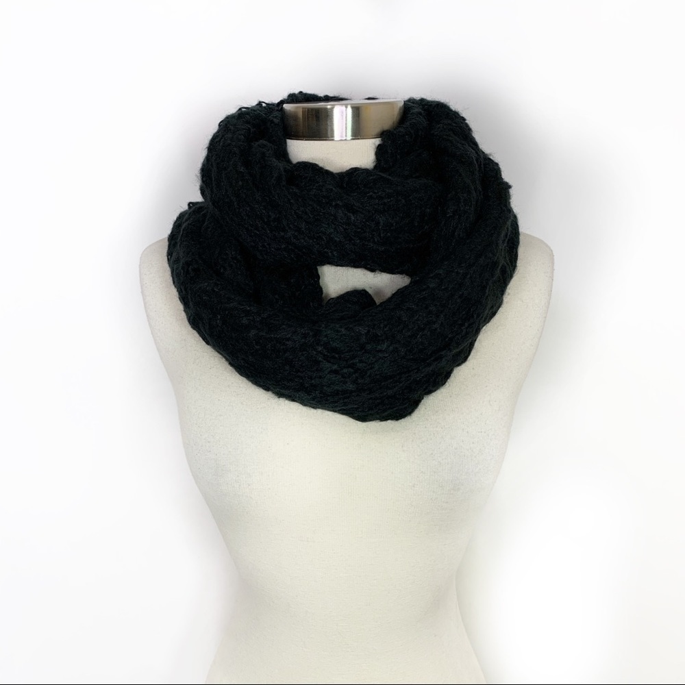 Stitch Fix l Infinity Scarf